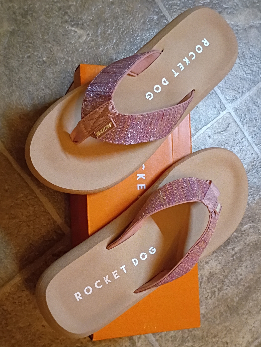 Rocket Dog NWT/BOX Sparkle Pink Lavender Thong Sandals Women's Size 10 - Picture 6 of 16
